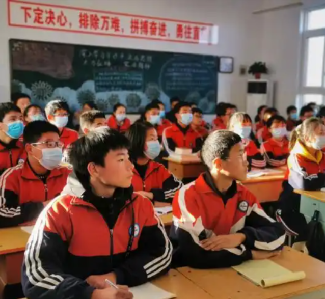 课例凸显了学术深度与策引导学生用首都鲜活实践验证教材理论 课例凸显了学术深度与策引导学生用首都鲜活实践验证教材理论