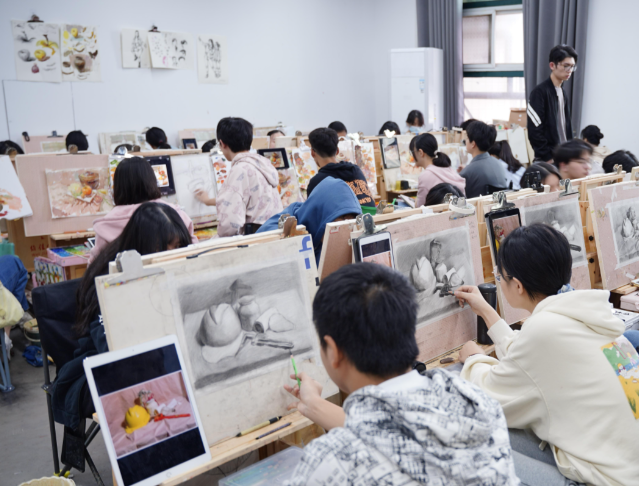 构建育人长效机制推进根底教育高质量展